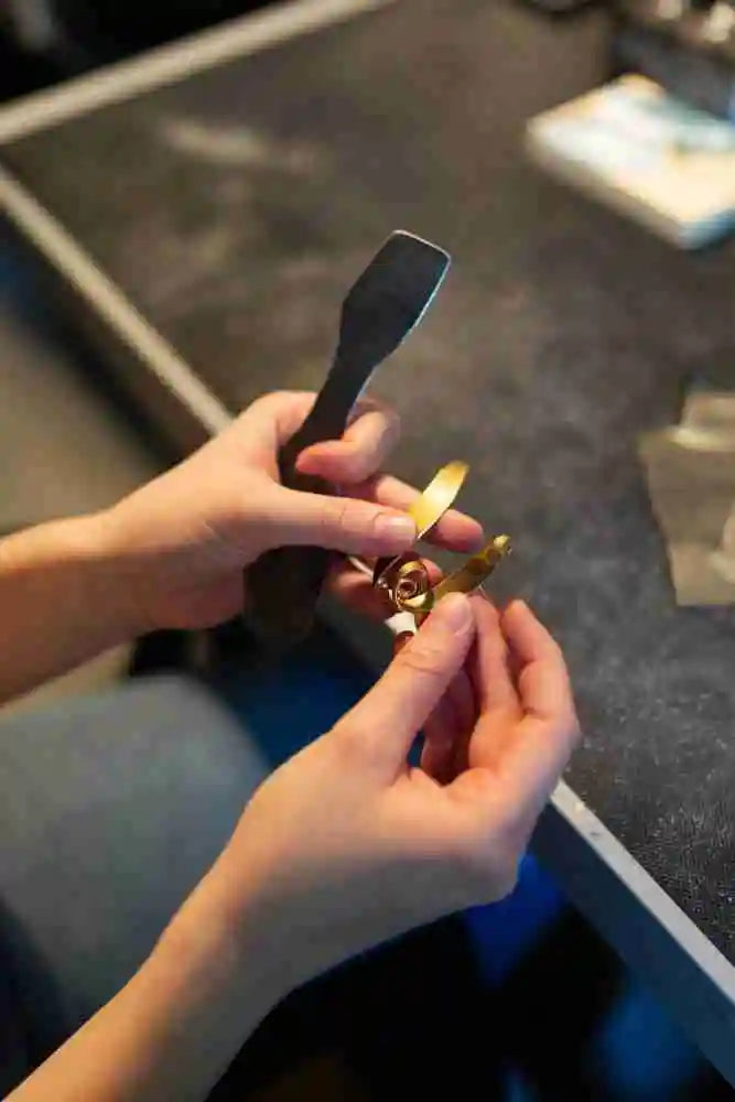 Van Idee Tot Meesterwerk: Het Proces Achter Gouden Sieraden Op Maat