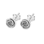 14kt. Gouden Setje Oorstuds met Roos Top – Witgoud – 0.8 mm