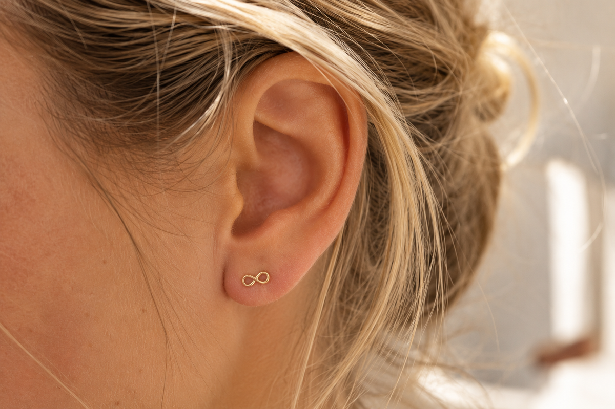 14kt. Gold Stud Earrings Set with Infinity – Yellow Gold – 0.8 mm