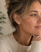 14kt. Gouden Setje Oorstuds met Roos Top – Witgoud – 0.8 mm